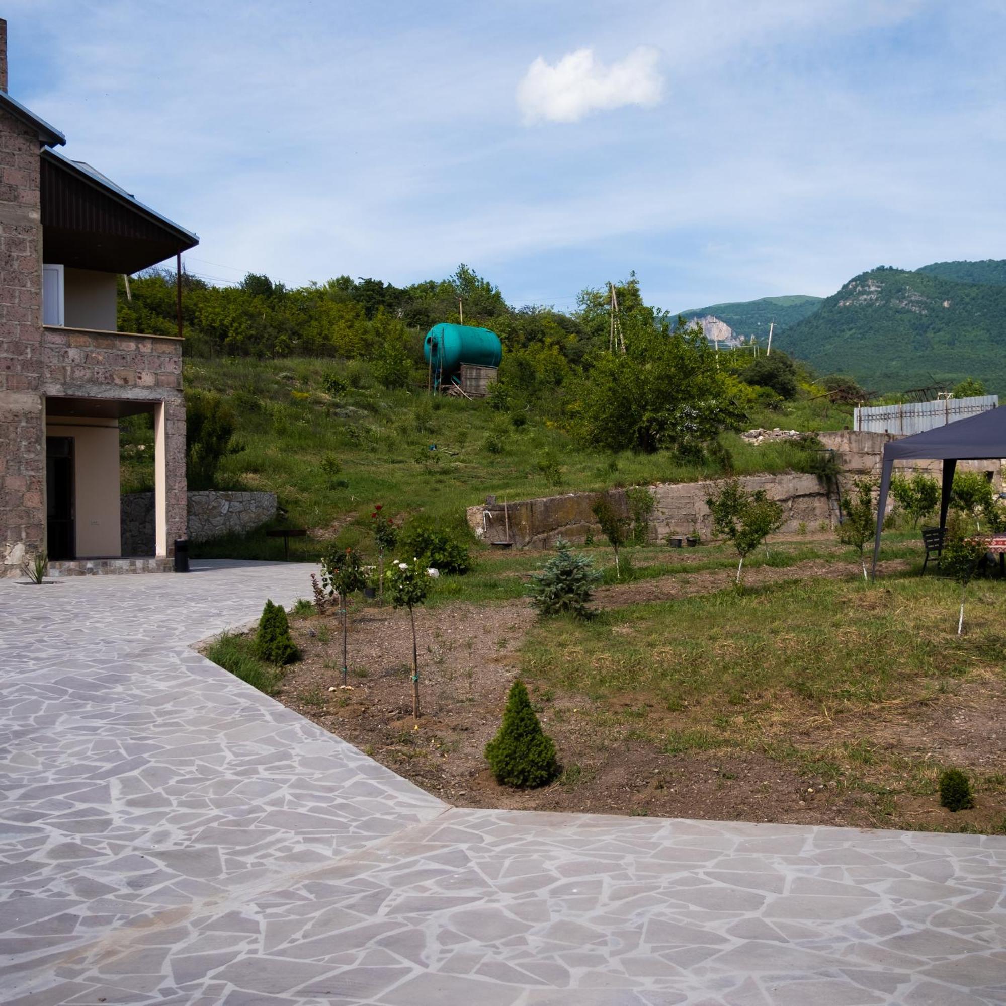 Alpha Rest House Idzsevan Kültér fotó